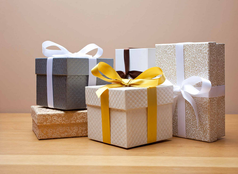 6 Necessary Things That You Must Add To Your Gift Boxes