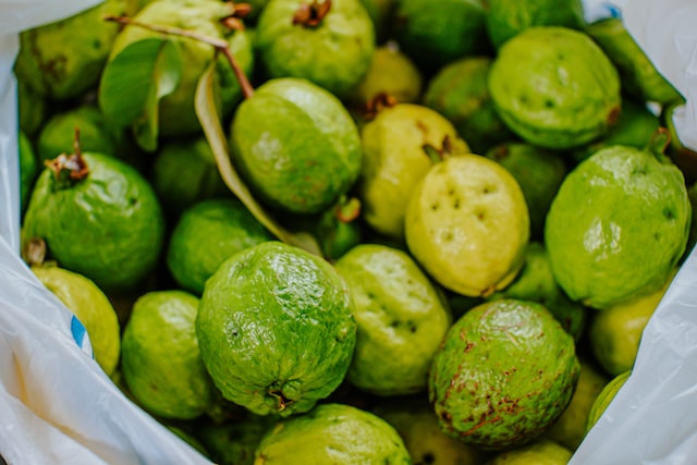 15 Amazing Guava Benefits